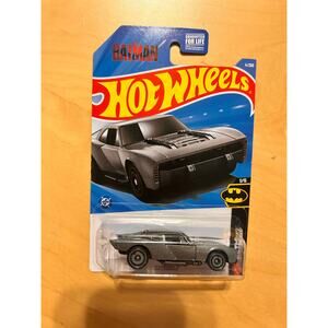 Hot Wheels Batman Batmobile 1 of 5 DC Comics Series Die Cast Car
